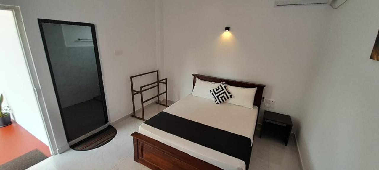 Lake Edge Resort Anuradhapura Esterno foto
