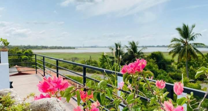 Lake Edge Resort Anuradhapura Esterno foto