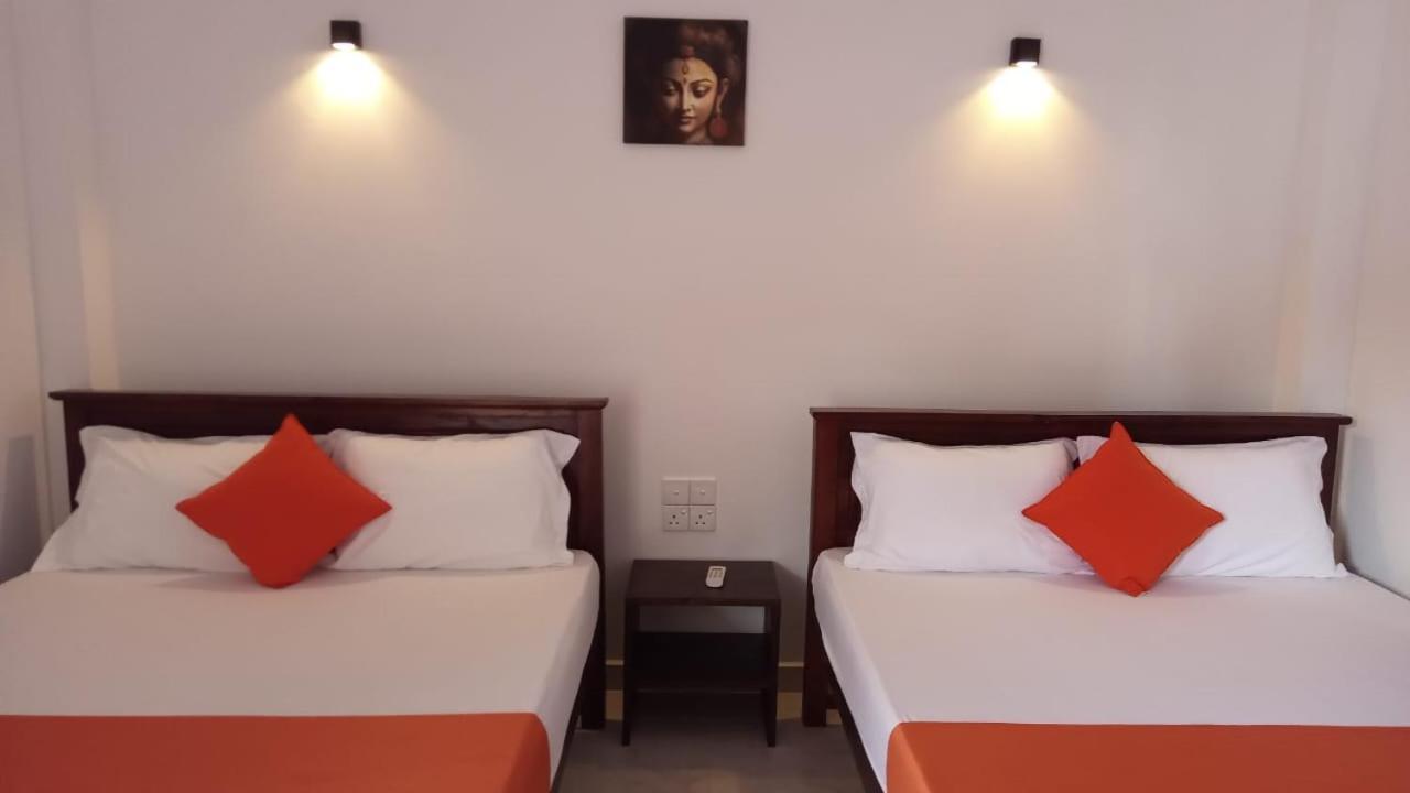 Lake Edge Resort Anuradhapura Esterno foto