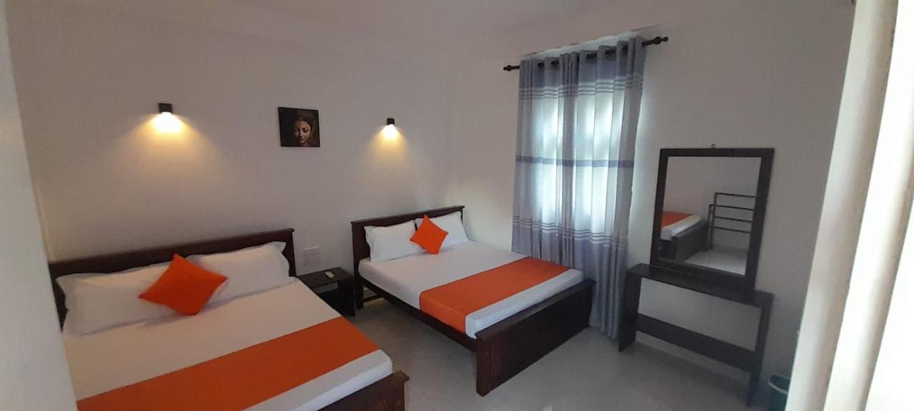 Lake Edge Resort Anuradhapura Esterno foto
