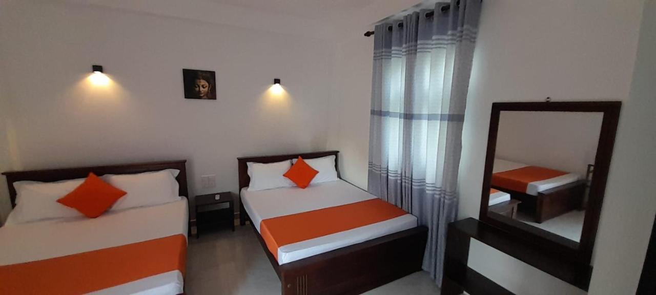Lake Edge Resort Anuradhapura Esterno foto